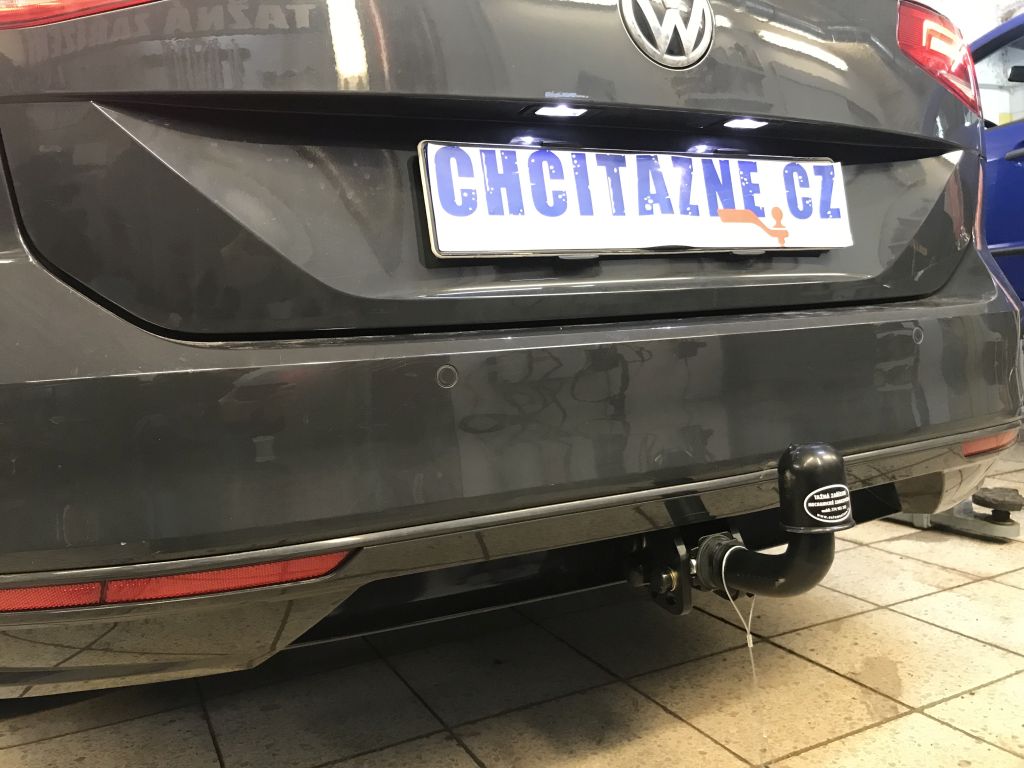 Ťažné zariadenie Volkswagen Passat Variant (kombi) 2014- (B8), bajonet, AUTO-HAK