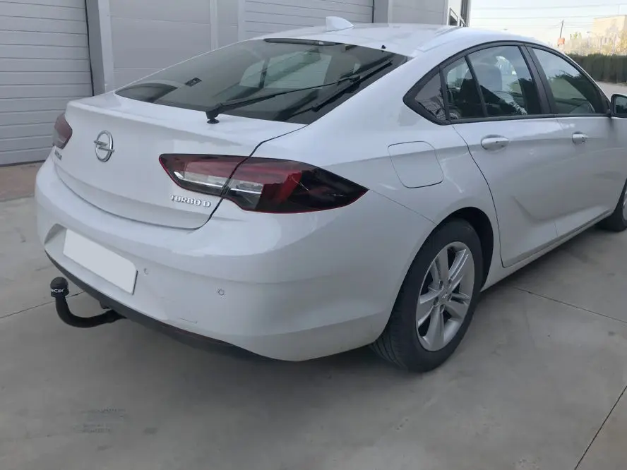 Ťažné zariadenie Opel Insignia sedan 2017-, vertikálny, Aragon