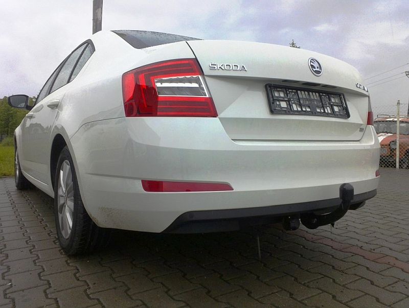 Ťažné zariadenie Škoda Octavia 2013-2020 (III) kombi, vertikální, PROF SVAR