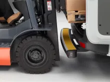 Nárazuvzdorný schůdek Maxus Deliver 9 20-, Rhino ImpactStep (4)