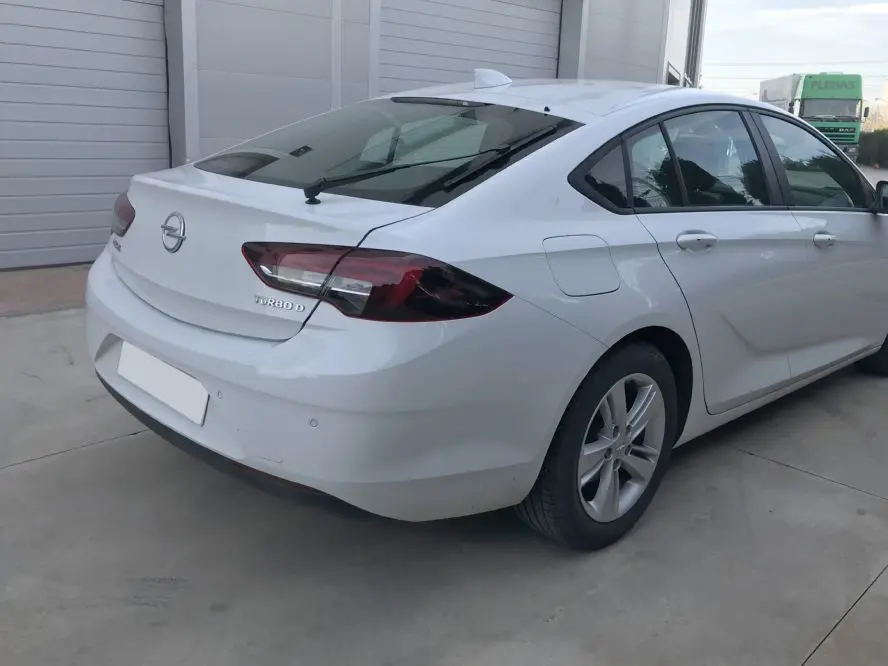 Ťažné zariadenie Opel Insignia sedan 2017-, vertikálny, Aragon