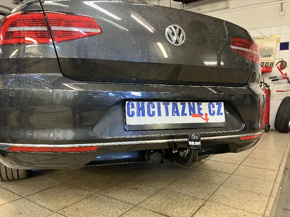 Ťažné zariadenie Volkswagen Passat sedan 2014- (B8), vertikální, BRINK