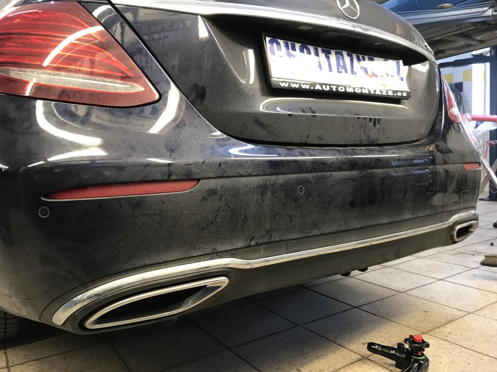 Ťažné zariadenie Mercedes Benz E sedan 2016/04- (W213), vertikální, Westfalia