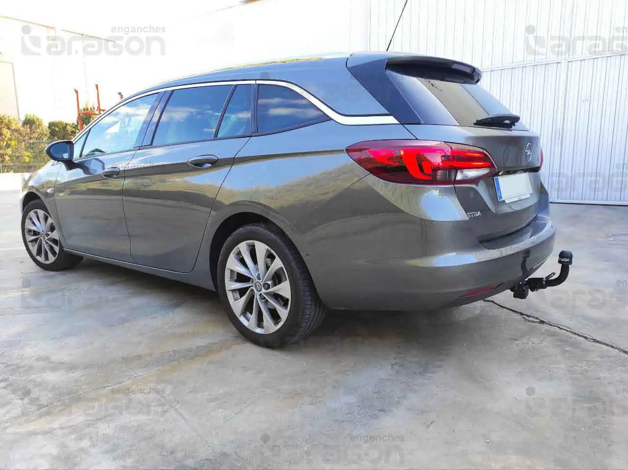 Ťažné zariadenie Opel Astra Sports Tourer (kombi) 2016-2021 (K), bajonet, Aragon
