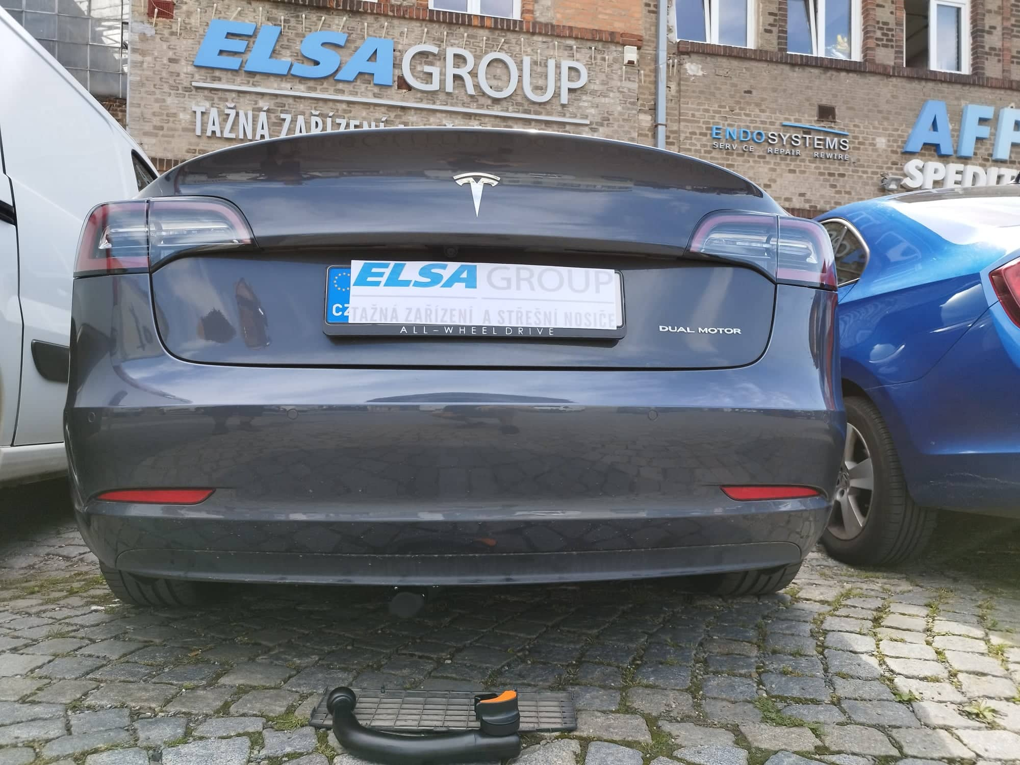 Zařízení pro nosiče kol Tesla Model 3 2019- , vertikální, Aragon