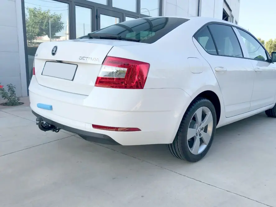 Ťažné zariadenie Škoda Octavia sedan 2013-2020 (III), pevné 2 sk., Aragon
