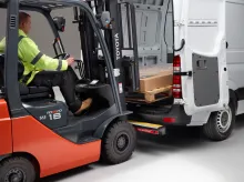 Nárazuvzdorný schůdek Maxus Deliver 9 20-, Rhino ImpactStep (5)