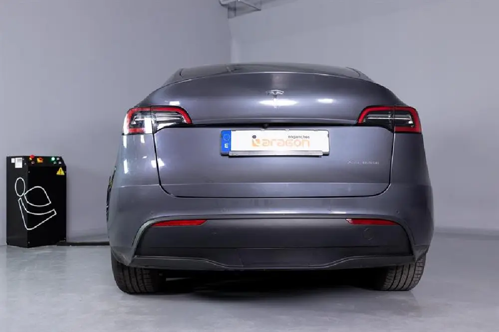 Ťažné zariadenie Tesla Model Y 2021- , vertikální, Aragon