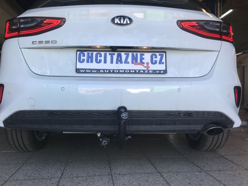 Ťažné zariadenie Kia Ceed HB 5dv. 2018/07- (CD), vertikální, AUTO-HAK