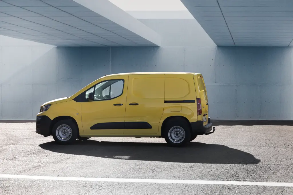 Ťažné zariadenie Fiat Qubo 2026- , pevné 2 sk., Aragon