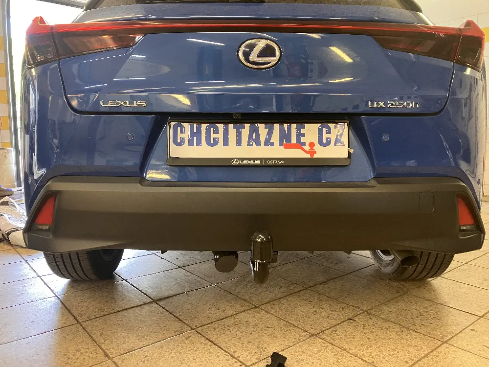 Ťažné zariadenie Lexus UX 2018- , vertikálny, AUTO-HAK